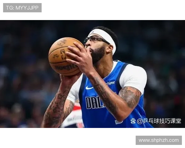 扬尼斯多次挡拆制造错位，提升内线得分与防守效率明显